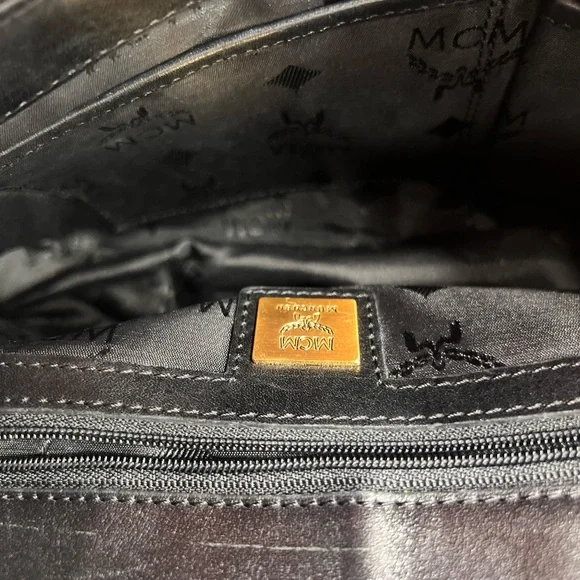 MCM Black Leather Shoulder bag with Gold Hardware - Picture 11 of 16